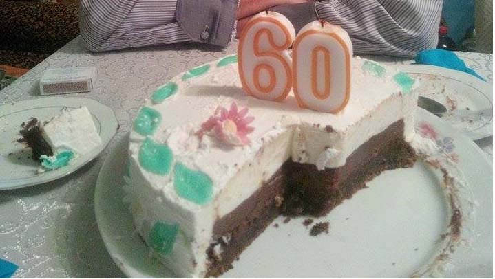 Tort aniversar cu ciocolata si vanilie