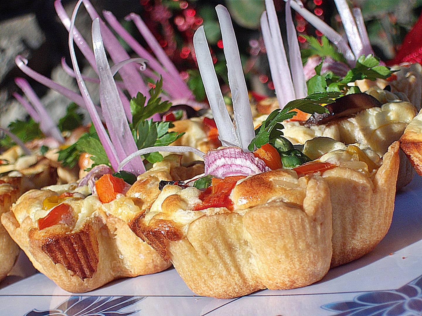 Cosulete cu legume si ceapa rosie