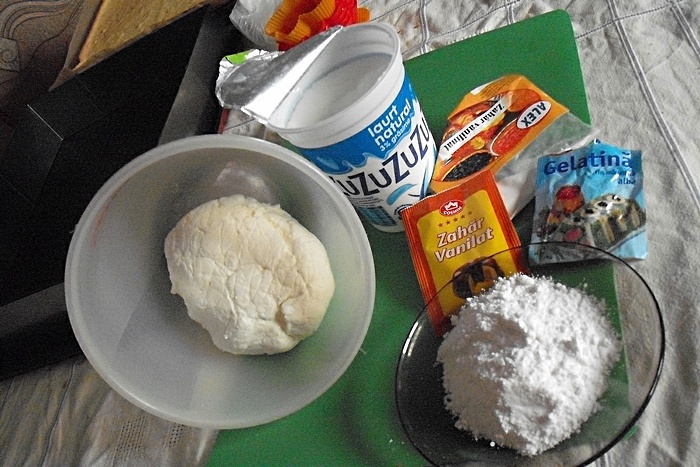 Cosulete din biscuiti cu branza si pepene galben