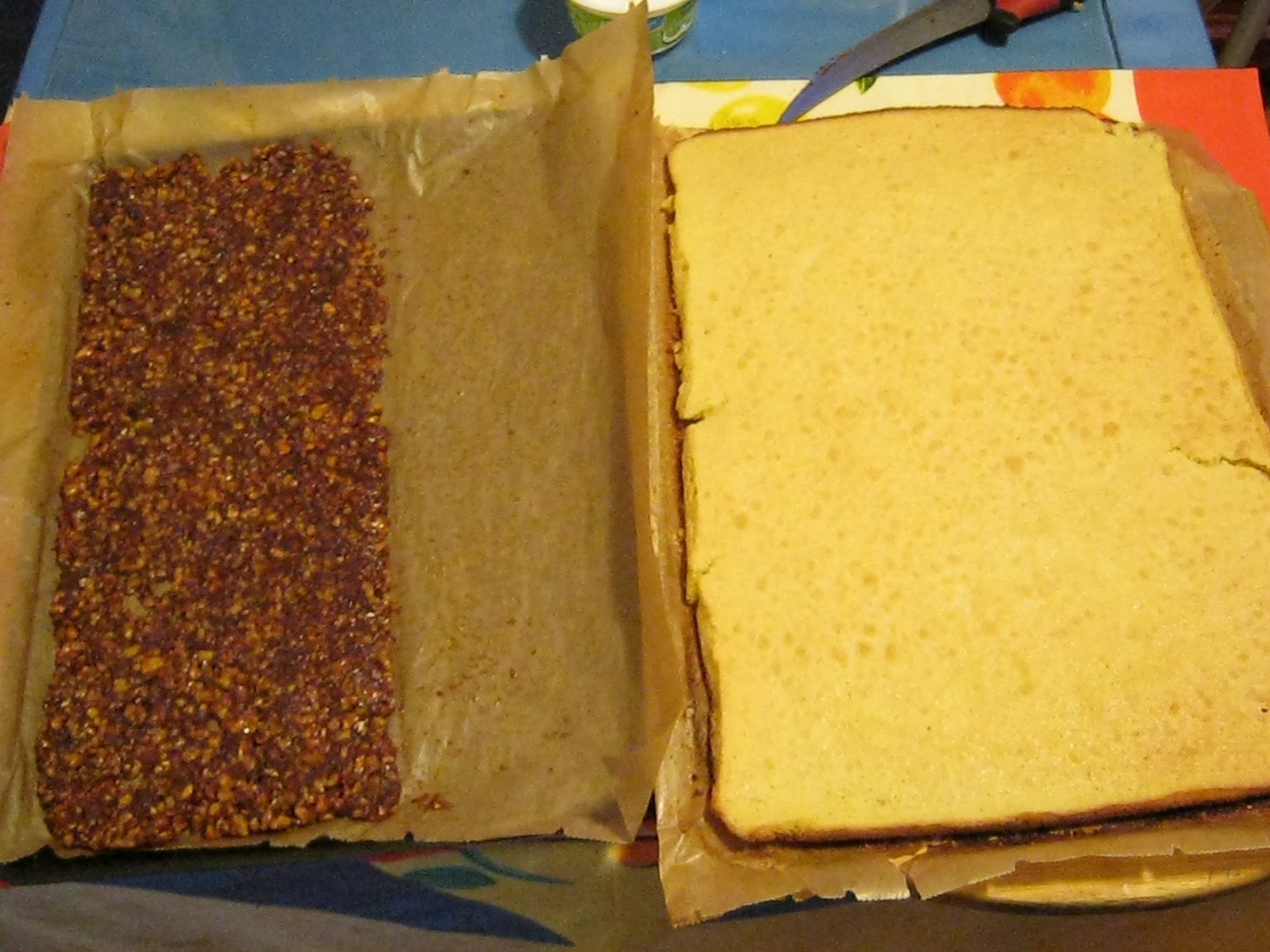 Rulada din biscuiti cu piure de castane si mantie din alune de padure