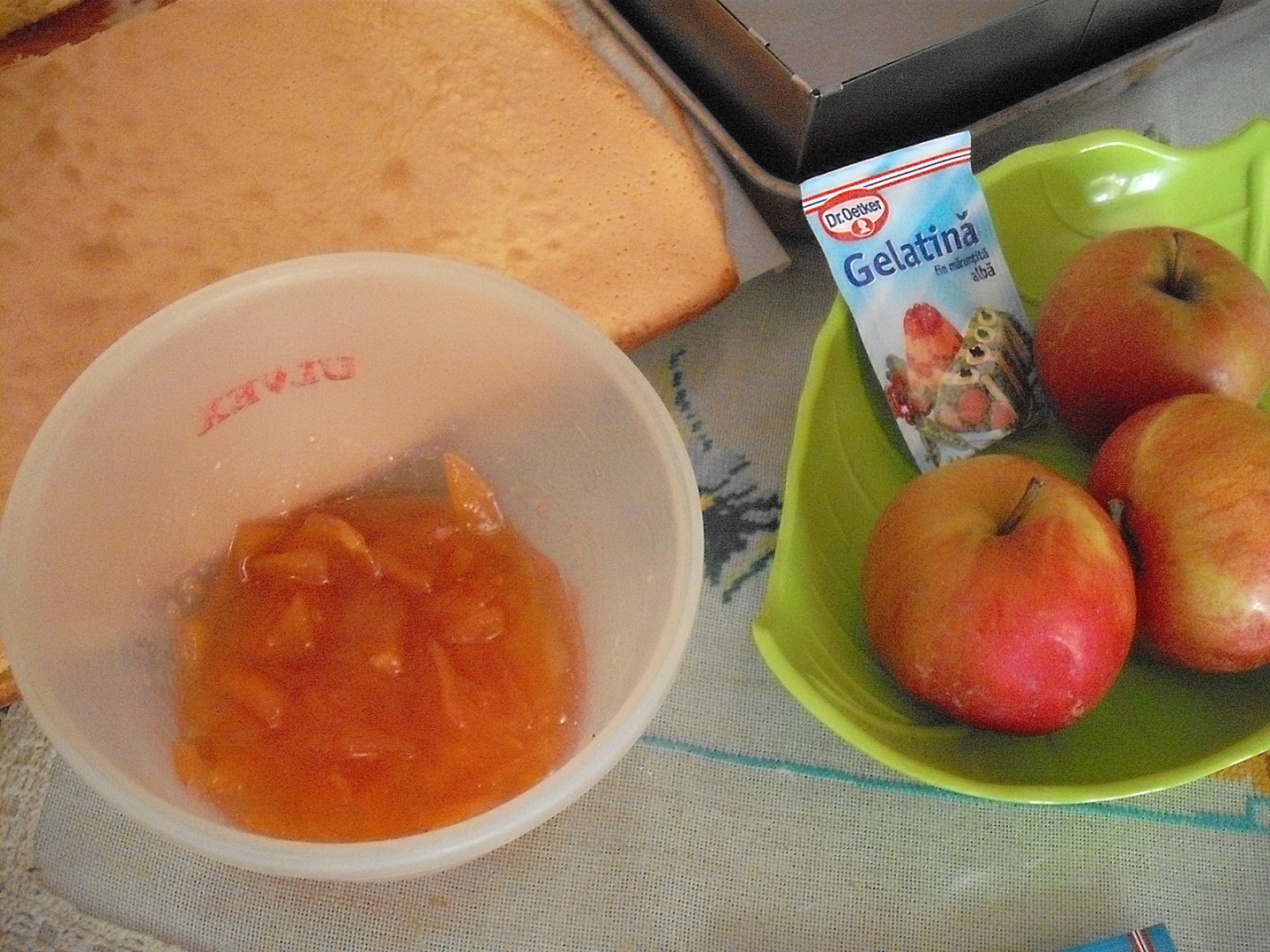 Prajitura cu mere in jeleu