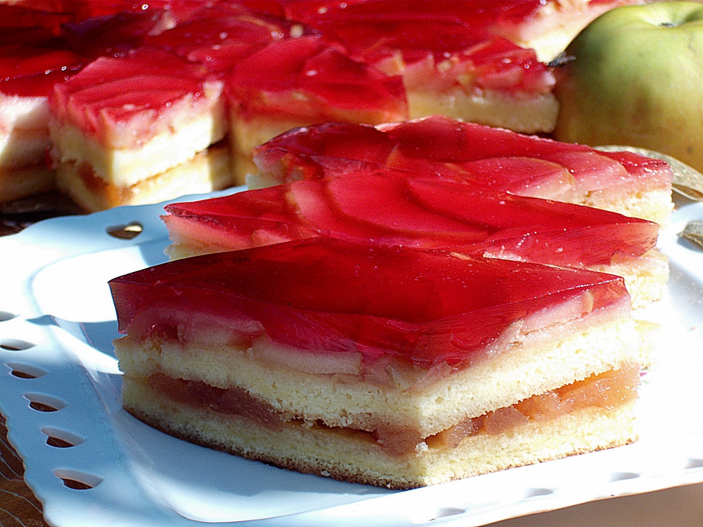 Prajitura cu mere in jeleu