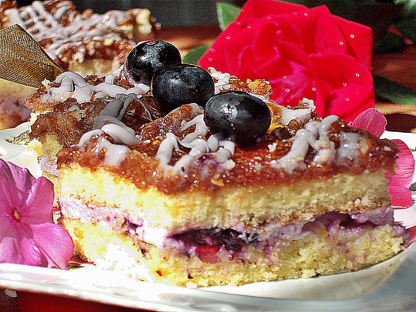 Prajitura cu afine, ciocolata alba si krantz