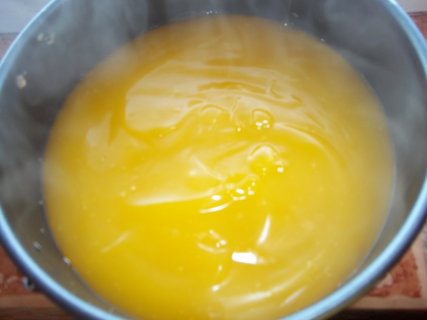 Cheesecake cu mascarpone si jeleu de portocale