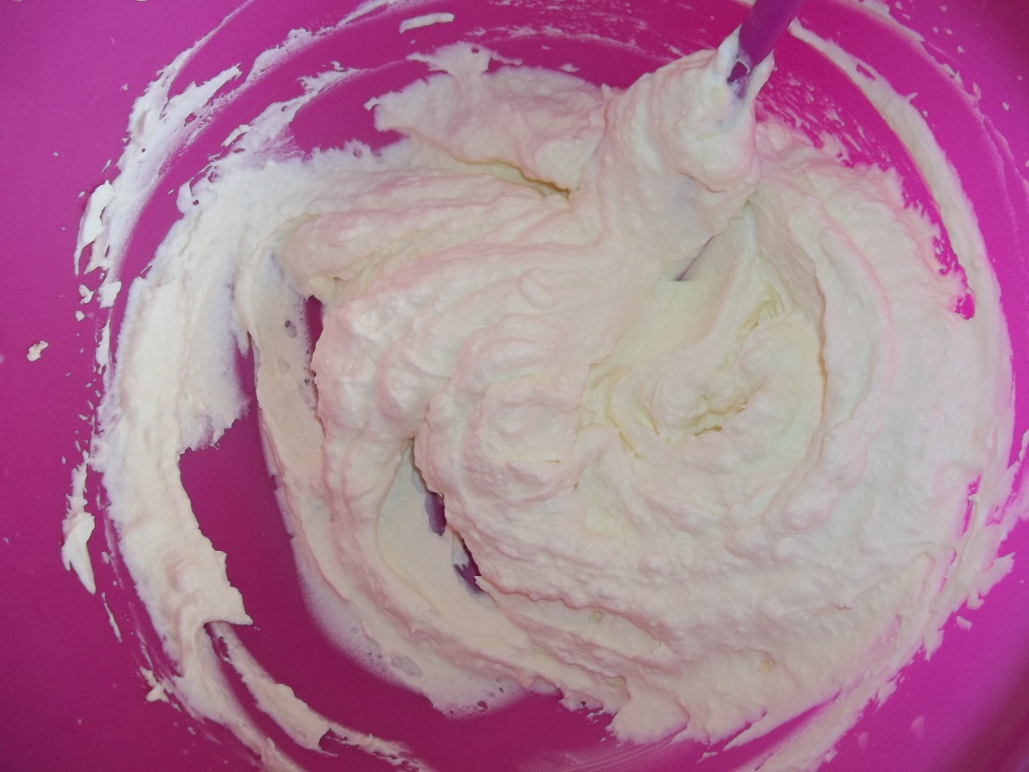 Cheesecake cu mascarpone si jeleu de portocale