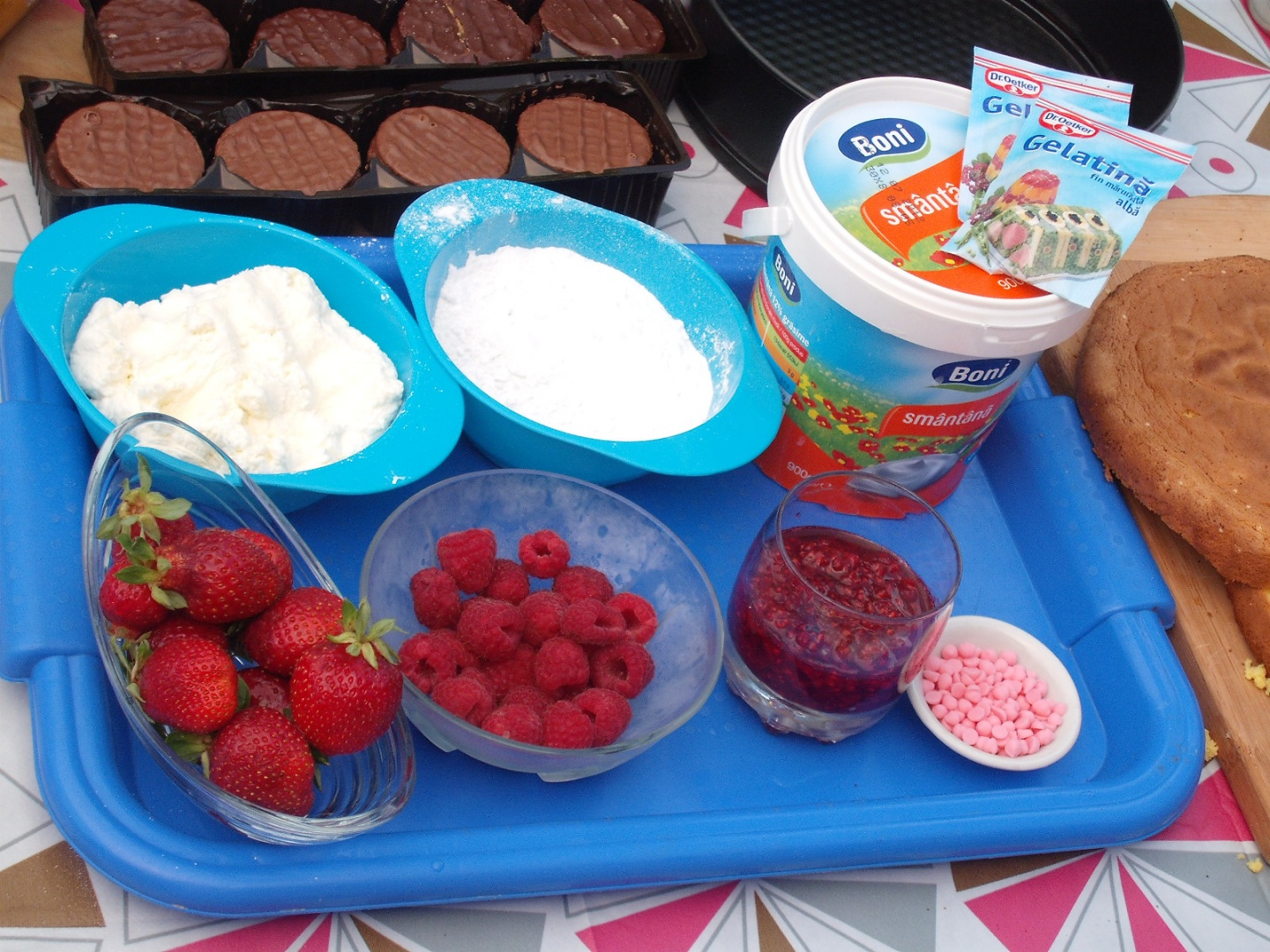 Prajitura ,,Racoare intre biscuiti"