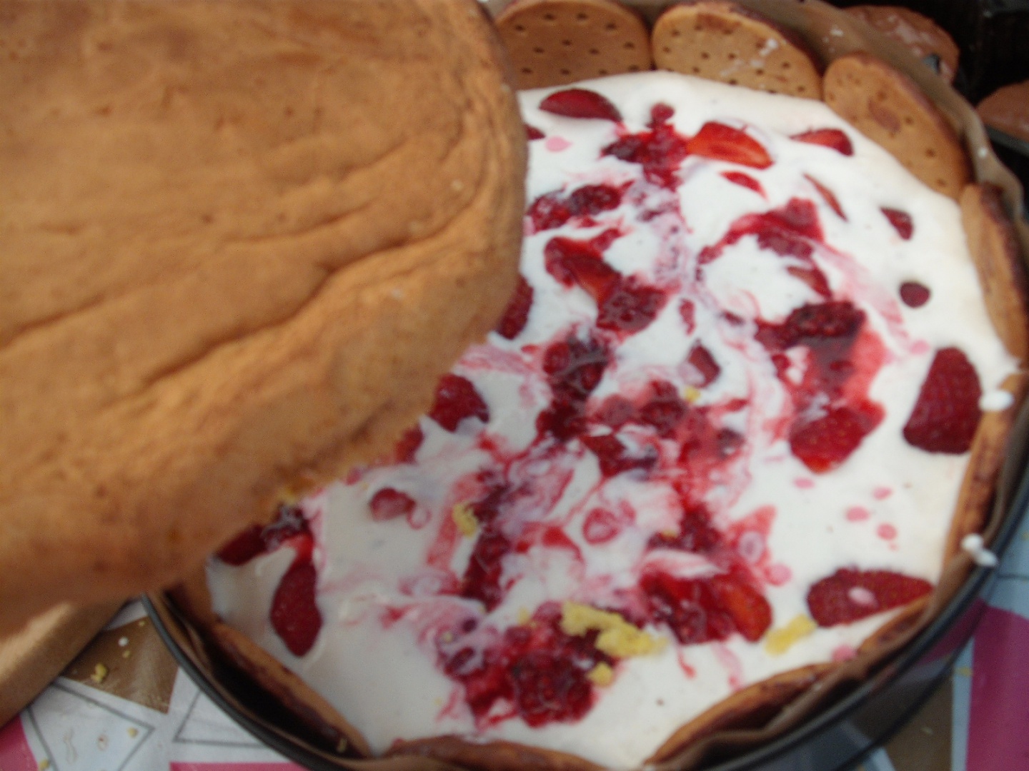 Prajitura ,,Racoare intre biscuiti"