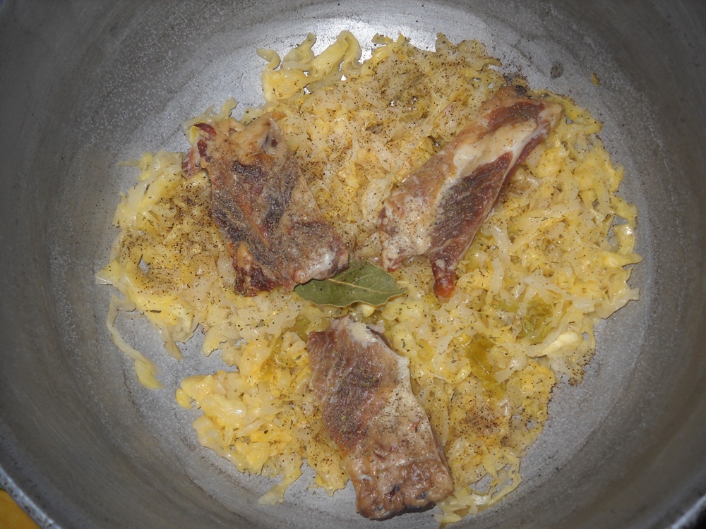 Sarmale in foi de varza murata cu afumatura – reteta traditionala si delicioasa