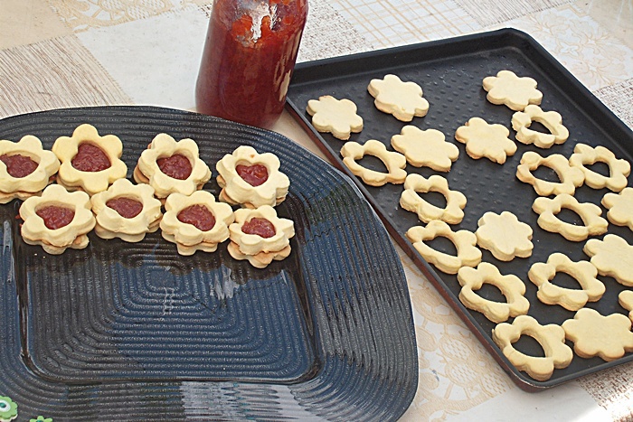 Floricele fragede cu gem de gutui