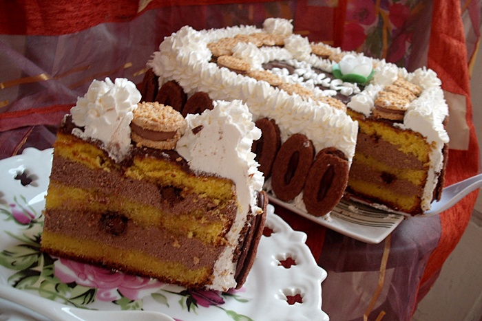 Tort cu sarlota si ciocolata