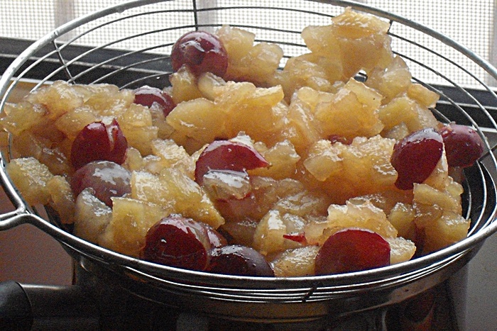 Tort cu buseuri si fructe