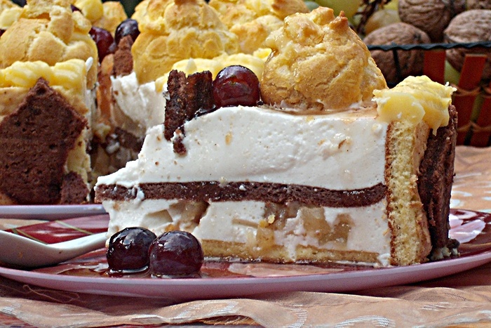 Tort cu buseuri si fructe