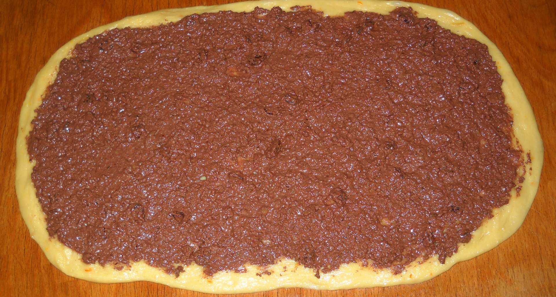 Cozonac pufos cu nuca, cacao si aluat oparit. O reteta simpla si delicioasa, cu un rezultat grozav