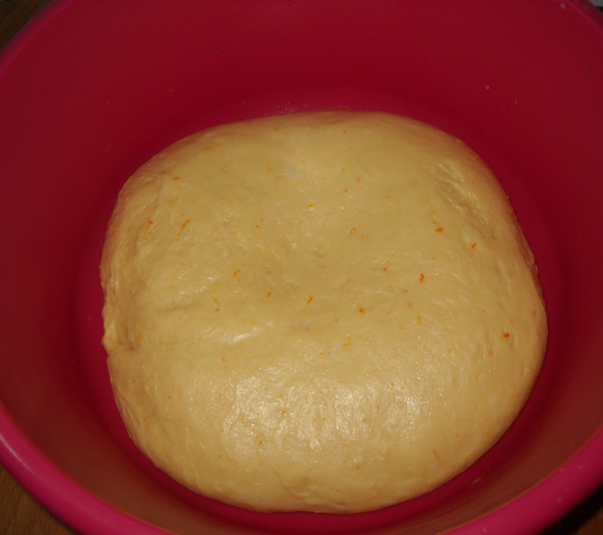 Cozonac pufos cu nuca, cacao si aluat oparit. O reteta simpla si delicioasa, cu un rezultat grozav