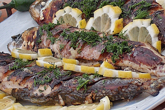 Scrumbie aromata, pe gratar