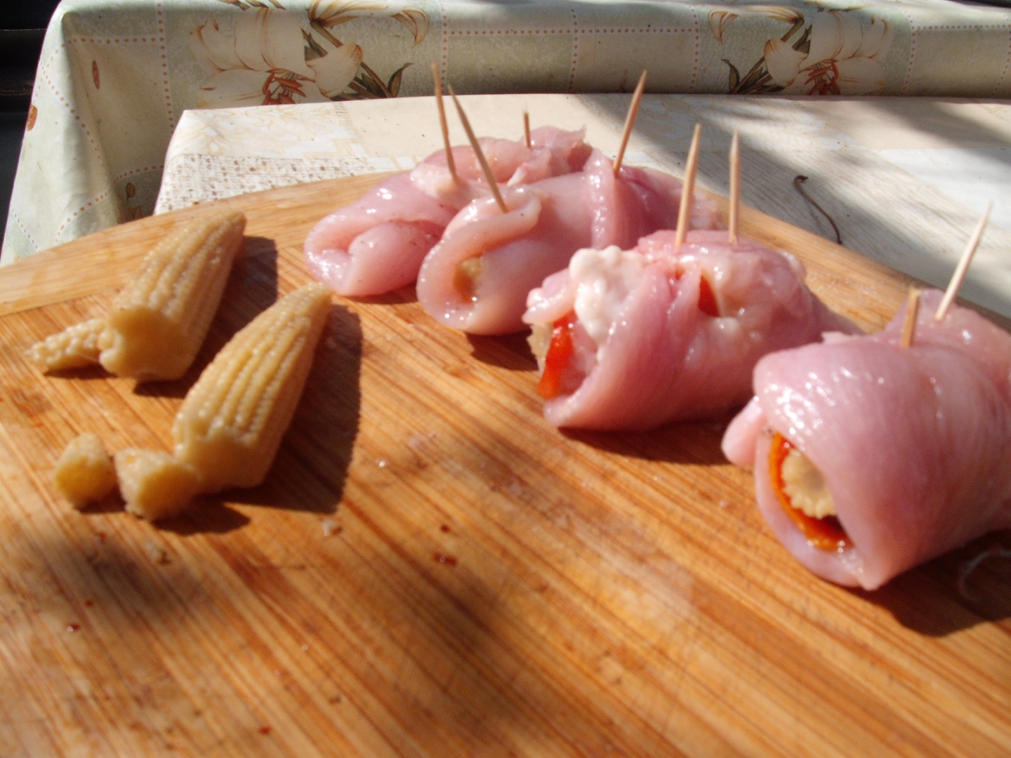 Minirulouri cu baby corn la gratar