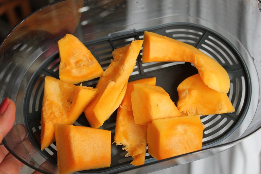 Prajitura cu branza, dovleac, nuca si cafea