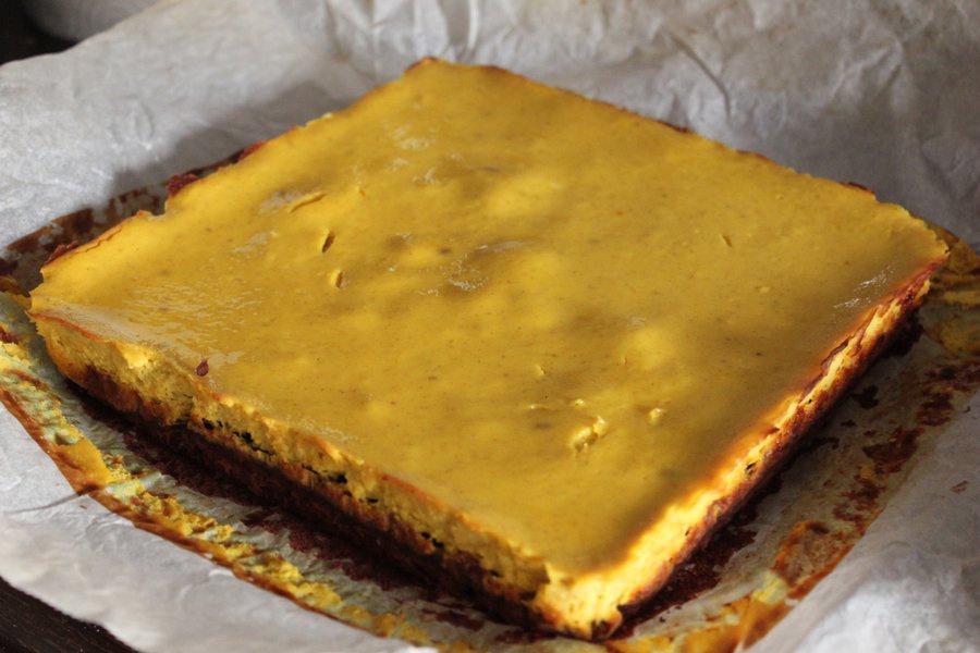 Prajitura cu branza, dovleac, nuca si cafea