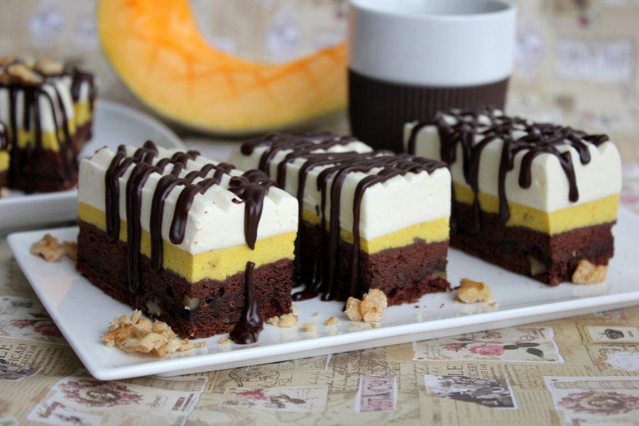 Prajitura cu branza, dovleac, nuca si cafea