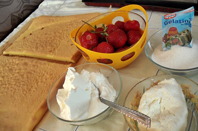 Prajitura fina cu capsuni