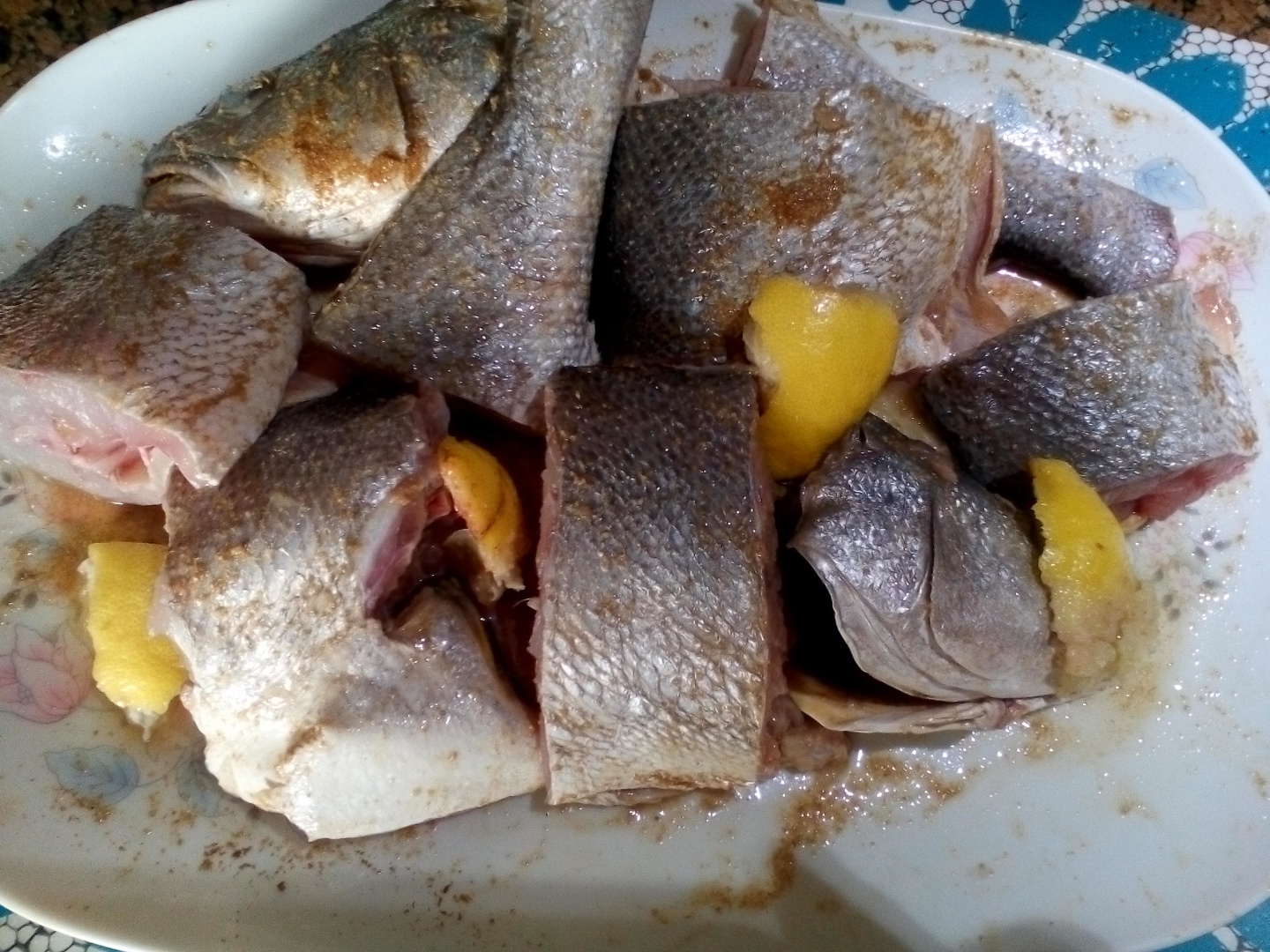 Peste tilapia prajit cu lamaie si cumin