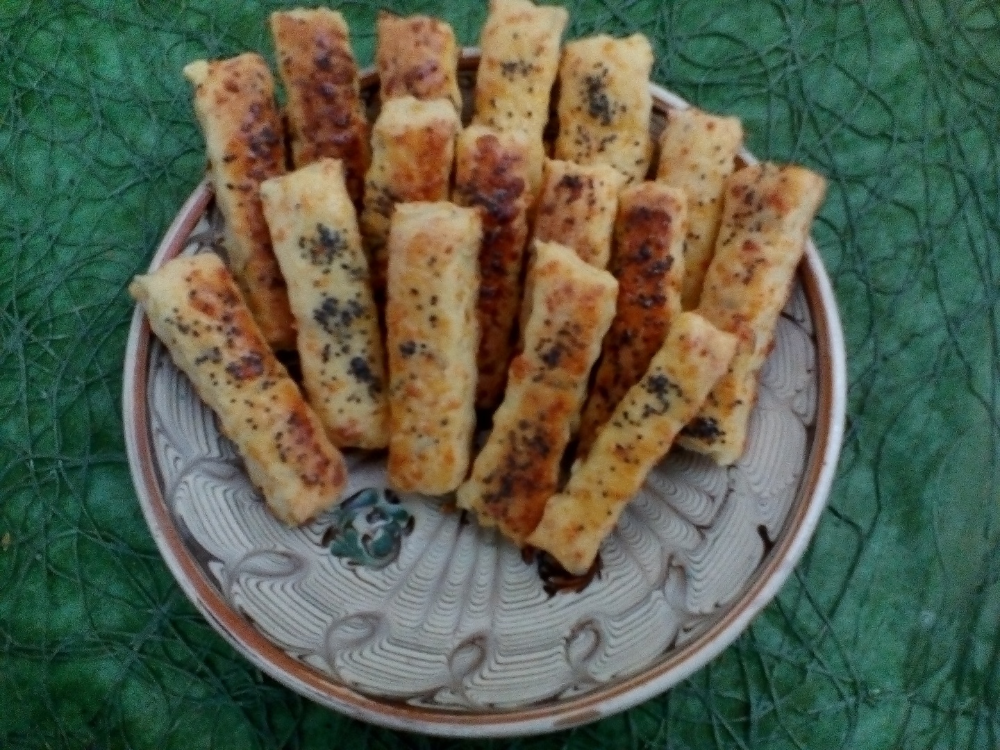 Saratele cu cascaval, branza cheddar si chimen. Reteta delicioasa si usor de facut