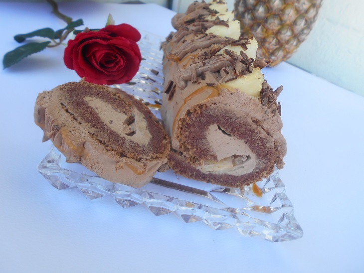 Rulada cu ciocolata si ananas