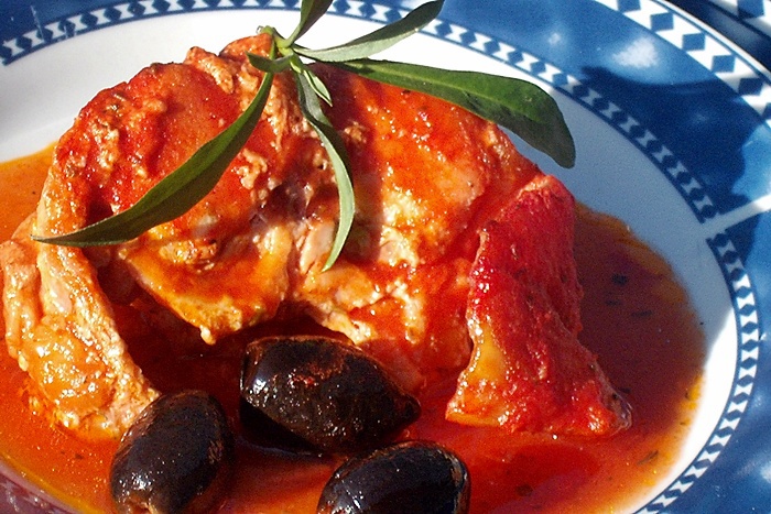 Iepure marinat cu masline