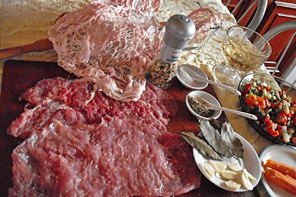 Pulpa de porc umpluta cu legume imbracata in prapur