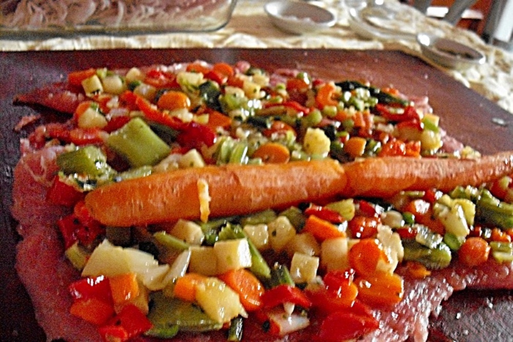 Pulpa de porc umpluta cu legume imbracata in prapur