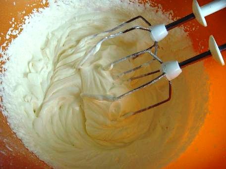 Tort cu crema de afine