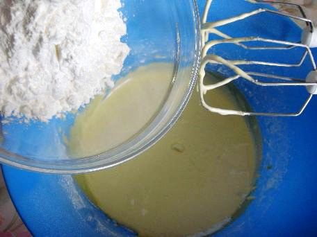 Tort cu crema de afine