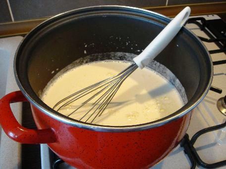 Tort cu crema de afine