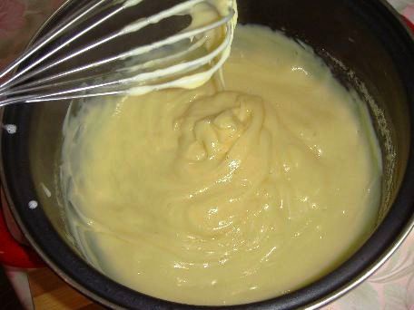 Tort cu crema de afine