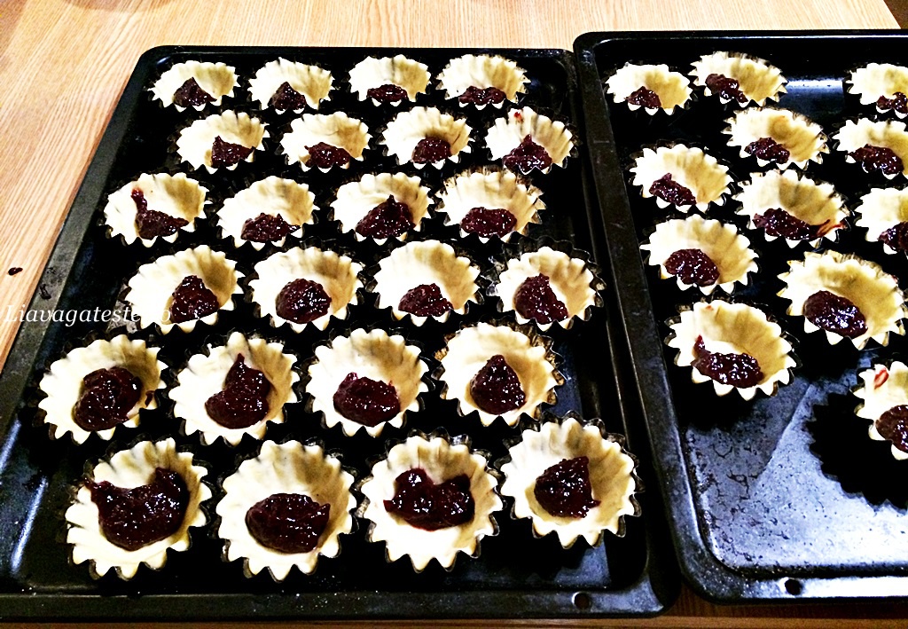 Cosulete cu nuca si magiun