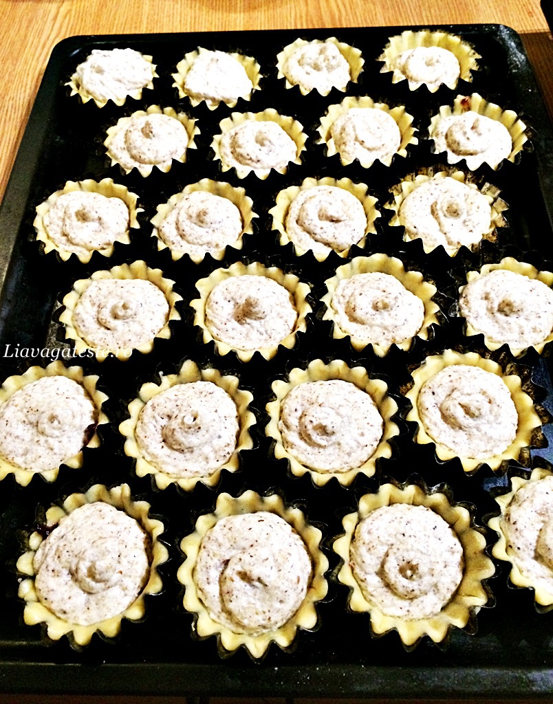 Cosulete cu nuca si magiun