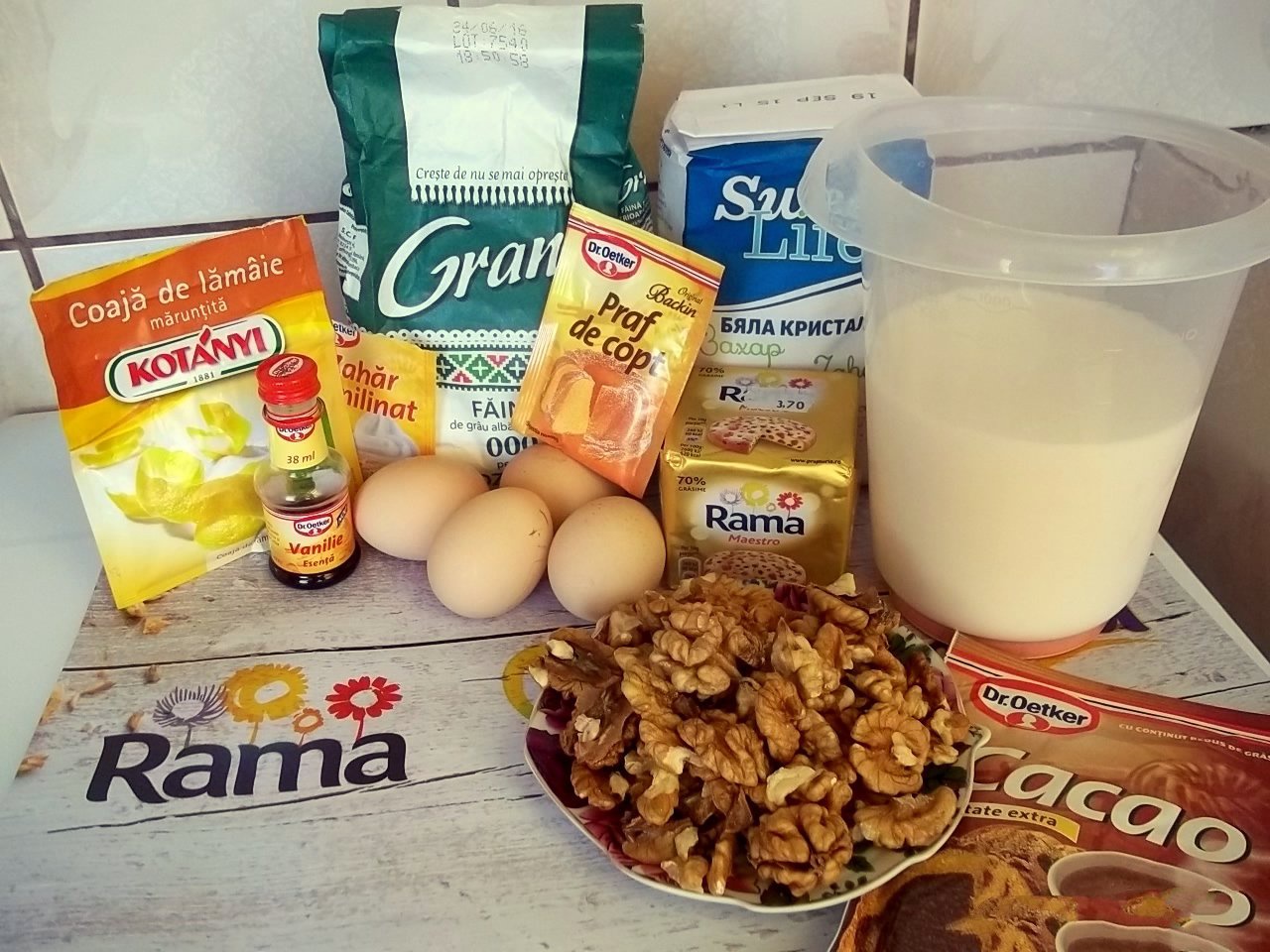 Piersici cu ciocolata si nuci