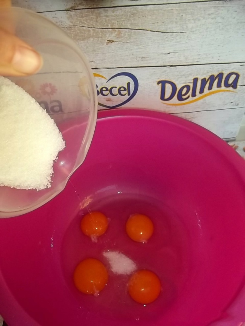 Piersici cu ciocolata si nuci