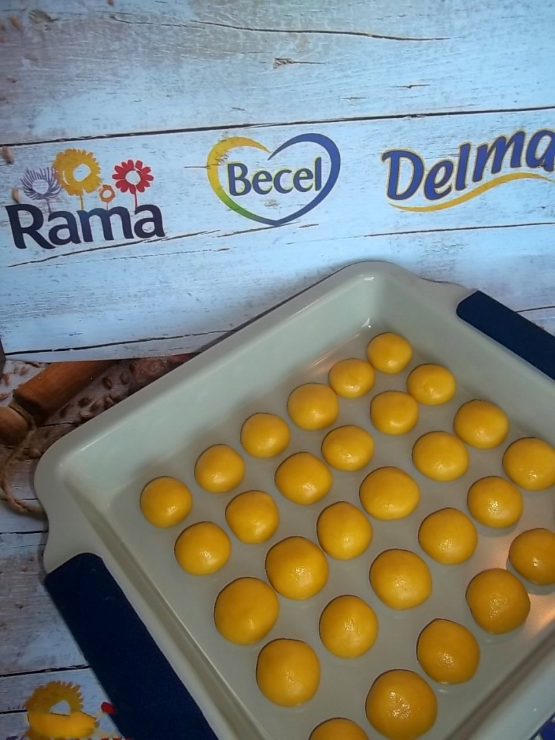 Piersici cu ciocolata si nuci