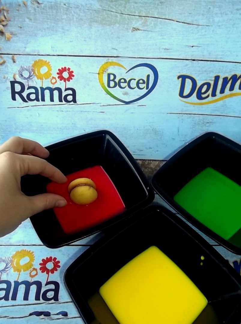 Piersici cu ciocolata si nuci