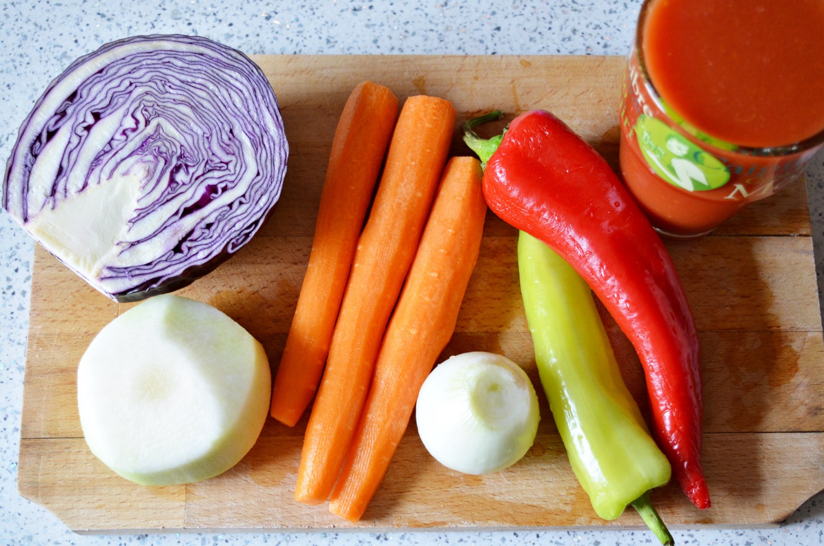 Ciorba cu varza rosie si suc de rosii la slow cooker Crock-Pot