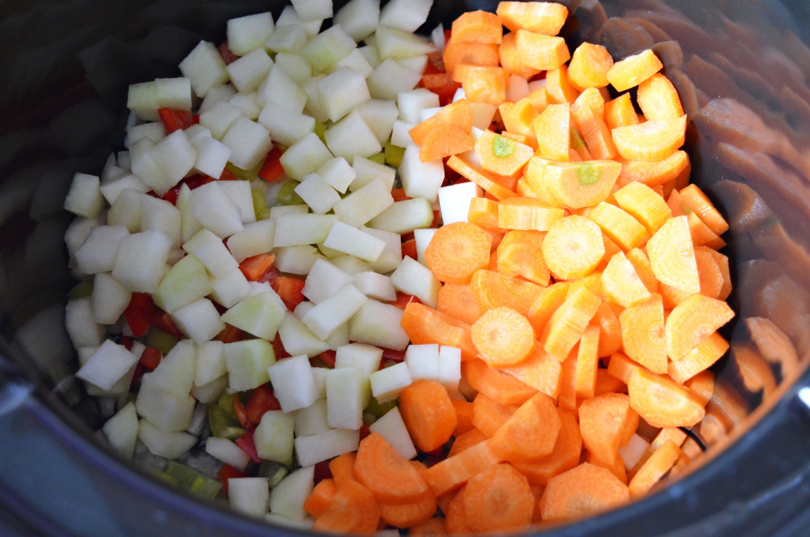 Ciorba cu varza rosie si suc de rosii la slow cooker Crock-Pot