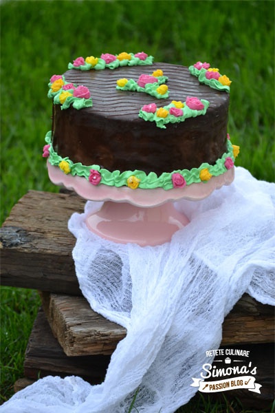Tort cu ciocolata si fructe tropicale