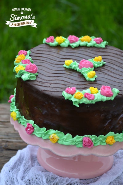 Tort cu ciocolata si fructe tropicale