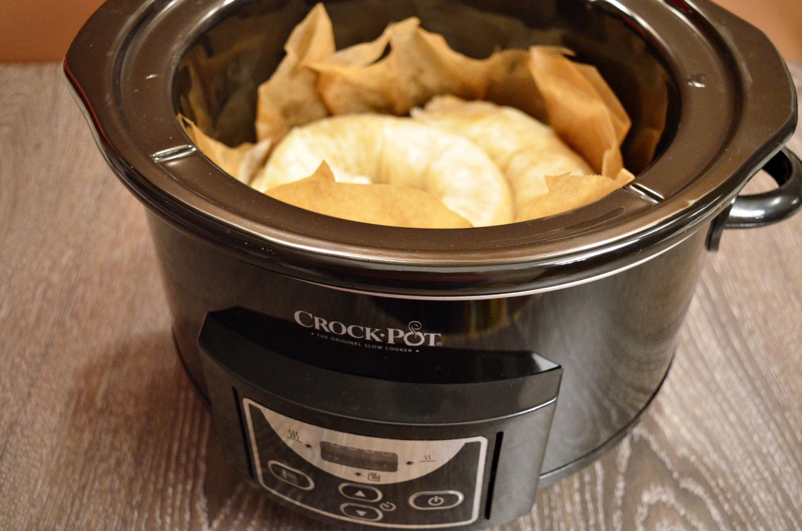Placinta invartita cu nuca si portocala - de post, la slow cooker Crock-Pot