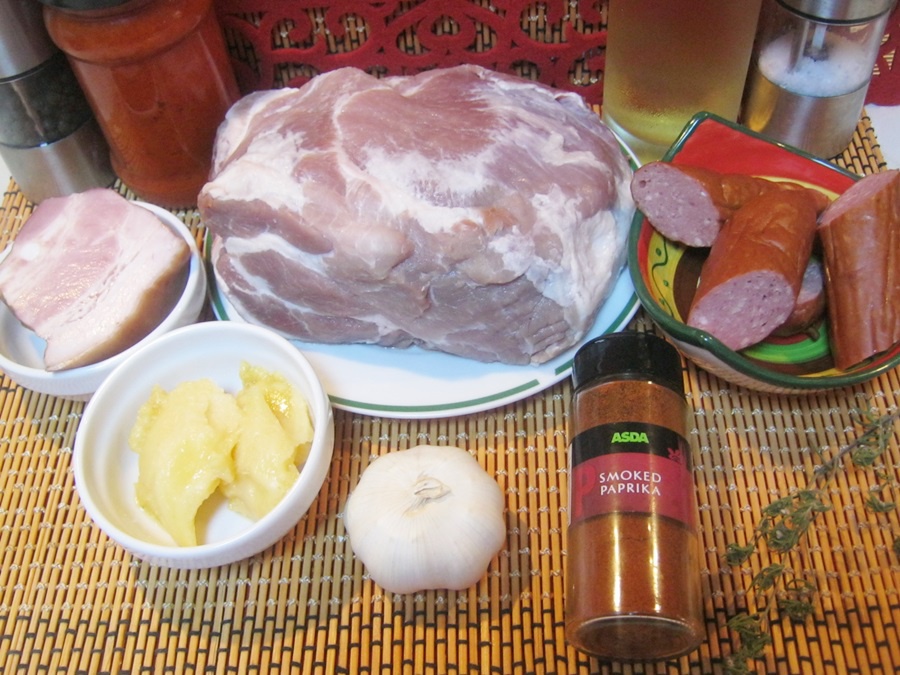 Tochitura de porc cu sos de vin