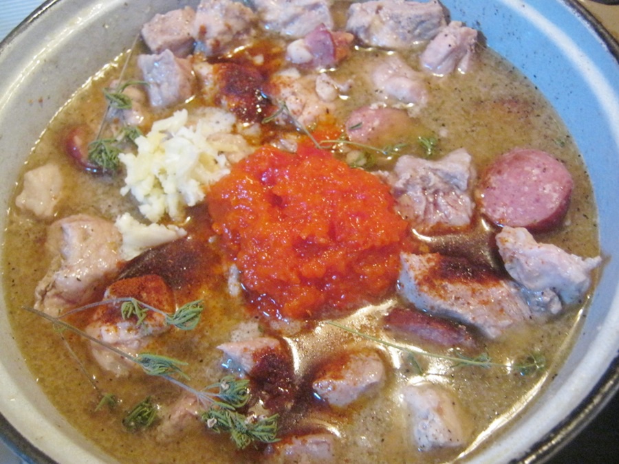 Tochitura de porc cu sos de vin