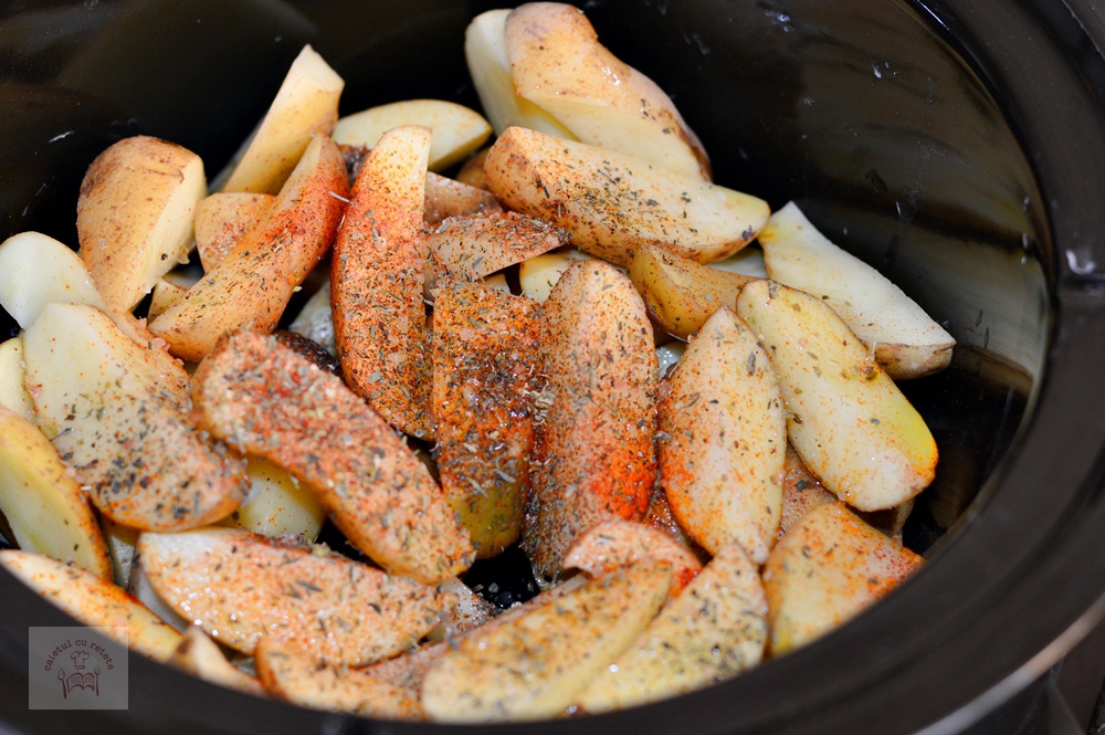 Cartofi wedges la slow cooker Crock-Pot