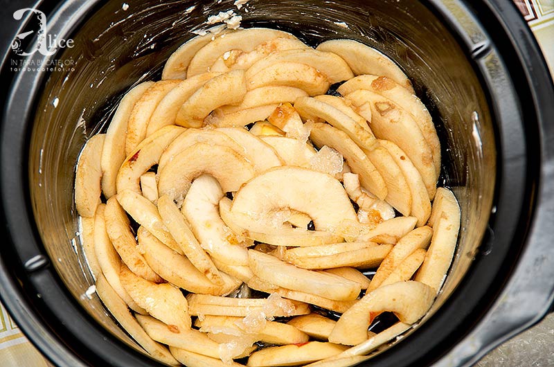 Budinca de gris cu mere la slow cooker Crock-Pot