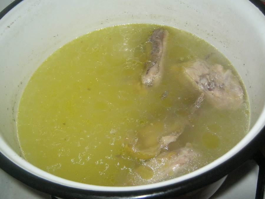 Supa tailandeza de pui cu lapte de cocos si lime